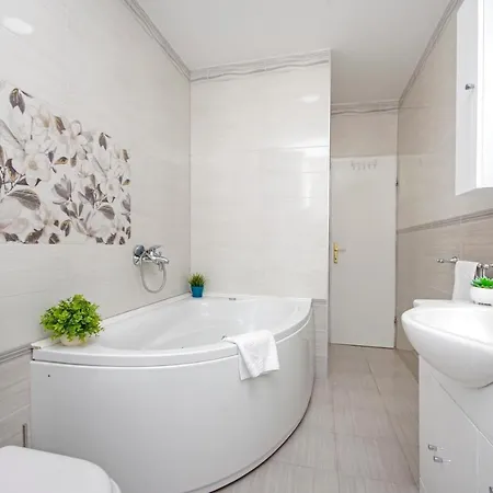 Appartamento Naomi *